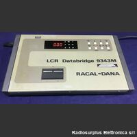 RACAL-DANA 9343M RACAL-DANA 9343M  Ponte di misura da banco per induttanze, condensatori e resistenze  Con interfaccia GPIB e seriale per controllo a distanza. Strumenti