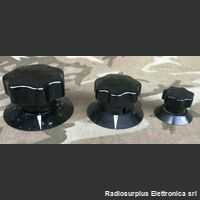  KIT 3 Manopole in Bachelite Nera con indice  Diametro mm 90 / 75 / 52 perno mm 6 Componenti elettronici