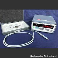 URV4-URVZ7 Millivoltmeter  ROHDE & SCHWARZ  URV 4  Gamma di frequenza da 10 Khz a 2 Ghz Strumenti