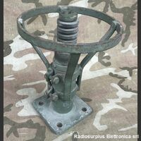  ZA.1764  Base di supporto per antenna della WS19 su carro SHERMAN Accessori per apparati radio Militari