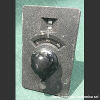 ManGrad Manopola Graduata  Staffa con manopola multigiri graduata e freno di blocco Connettori