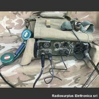 20TPL ITT-RACAL 20TPL  Ricetrasmettitore spalleggiabile in HF  Riceve e trasmette su 23 canali quarzati in AM-CW-LSB-USB Apparati radio