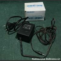NC-28C YAESU NC-28C  Carica batteria a muro  Input 220 Volt. Out 8,7 V  60 mA Accessori