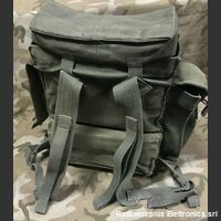 TR28B2 RACAL TR28B2  Ricetrasmettitore spalleggiabile in HF  Riceve e trasmette su 12 canali quarzati in AM-CW-LSB-USB Apparati radio