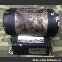 KS-5606-L2 Radio Dynamotor  KS-5606-L2  Parte della stazione CW-21441  Ingresso 28 Volt DC  2,9 A  Uscita 330Volt DC  135 mA Accessori per apparati radio Militari