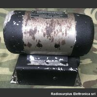 KS-5606-L2 Radio Dynamotor  KS-5606-L2  Parte della stazione CW-21441  Ingresso 28 Volt DC  2,9 A  Uscita 330Volt DC  135 mA Accessori per apparati radio Militari