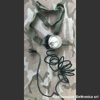 T-74/CRT-3 Trasmettitore di soccorso (GIBSON GIRL)   T-74/CRT-3 Trasmette segnale S.O.S. in modalita' manuale o automatica sulle frequenze di 500 Khz e 8364 Khz Apparati radio