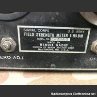 I-95  BM Field Strength Meter  I-95  BM  Range di frequenza da 100 a 153 Mhz Accessori per apparati radio Militari