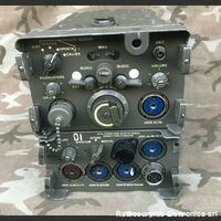 RT-70/GRC + AM-65/GRC  RT-70/GRC + AM-65/GRC  Ricetrasmettitore in sintonia continua da 47 a 58  Mhz in FM Apparati radio