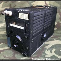 T-18/ARC-5 T-18/ARC-5  Trasmettitore serie Command Set  Doppia antenna, sintonia da 2,1 - 3 Mhz Apparati radio
