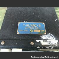 T-18/ARC-5 T-18/ARC-5  Trasmettitore serie Command Set  Doppia antenna, sintonia da 2,1 - 3 Mhz Apparati radio