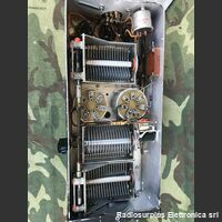 T-18/ARC-5 T-18/ARC-5  Trasmettitore serie Command Set  Doppia antenna, sintonia da 2,1 - 3 Mhz Apparati radio
