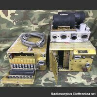 AN/ARC-3 AN/ARC-3  Stazione radio aeronautica, VHF 150-156 Mhz composta da:  Trasmettitore T-67/ARC-3  Ricevitore R-77/ARC-3  Alimentatore 28 Volt J-68/ARC-3 Apparati radio