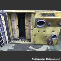 AN/ARC-3 AN/ARC-3  Stazione radio aeronautica, VHF 150-156 Mhz composta da:  Trasmettitore T-67/ARC-3  Ricevitore R-77/ARC-3  Alimentatore 28 Volt J-68/ARC-3 Apparati radio