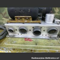AN/ARC-3 AN/ARC-3  Stazione radio aeronautica, VHF 150-156 Mhz composta da:  Trasmettitore T-67/ARC-3  Ricevitore R-77/ARC-3  Alimentatore 28 Volt J-68/ARC-3 Apparati radio