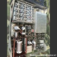 COLLINS 618S-1A COLLINS 618S-1A  Ricetrasmettitore aeronautico in HF  da 2 a 25 Mhz in AM/CW Apparati radio