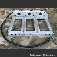 FT-220-A FT-220-A  Rack di montaggio per ospitare contemporaneamente  tre ricevitori radio aeronautici della serie ARC-5. Accessori per apparati radio Militari