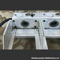 FT-220-A FT-220-A  Rack di montaggio per ospitare contemporaneamente  tre ricevitori radio aeronautici della serie ARC-5. Accessori per apparati radio Militari