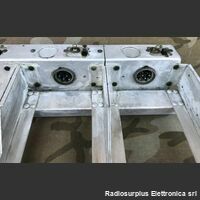 FT-220-A FT-220-A  Rack di montaggio per ospitare contemporaneamente  tre ricevitori radio aeronautici della serie ARC-5. Accessori per apparati radio Militari