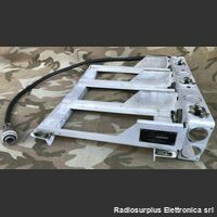 FT-220-A FT-220-A  Rack di montaggio per ospitare contemporaneamente  tre ricevitori radio aeronautici della serie ARC-5. Accessori per apparati radio Militari