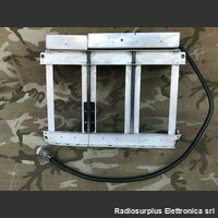 FT-220-A FT-220-A  Rack di montaggio per ospitare contemporaneamente  tre ricevitori radio aeronautici della serie ARC-5. Accessori per apparati radio Militari
