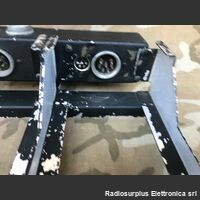 MT-71/ARC-5 MT-71/ARC-5  Supporto a dopppio scomparto per il montaggio di due trasmettitori radio aeronautici della serie AN/ARC-5. Accessori per apparati radio Militari