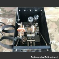 BC-222 BC-222  Ricetrasmettitore spalleggiabile del 1941 WW2  Frequenza operativa da 27,7 - 52,2  Mhz in AM Apparati radio