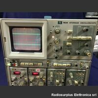 Tektronik7834A Tektronik 7834A  Oscilloscopio a memoria con cassetti  2x 7A13 - 1x 7B85 - 1x 7B80 Strumenti