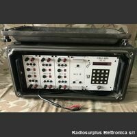 CBU-825 Larimart CBU-825  Alimentatore per la ricarica e il controllo dello stato di accumulatori Accessori per apparati radio Militari