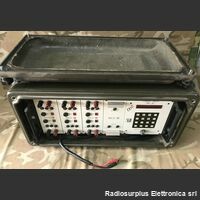 CBU-825 Larimart CBU-825  Alimentatore per la ricarica e il controllo dello stato di accumulatori Accessori per apparati radio Militari