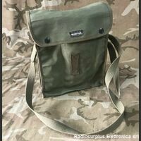 Borsello Marconi MARCONI Italia  Borsello in tela di yuta con tre scomparti interni e cinghia di trasporto. Militaria