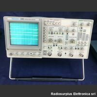 TEK2246 TEKTRONIX 2246    Oscilloscopio 4 canali 100 Mhz Strumenti
