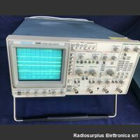 TEK2246 TEKTRONIX 2246    Oscilloscopio 4 canali 100 Mhz Strumenti