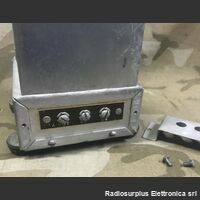 MI-8319 Alimentatore a vibratore  MI-8319  Alimentatore CC con vibratore a 6Volt e valvola raddrizzatrice Accessori per apparati radio Militari