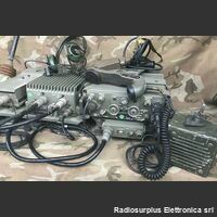 RV-3/13/V25 RV-3/13/V25  Stazione radio veicolare in VHF FM da 26 a 71,95 Mhz  Composta da :ricetrasmettitore ER-95A/I, amplificatore lineare AM-215A/I Apparati radio