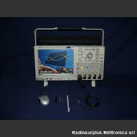 TEKTRONIX DPO 5054 Digital Phosphor Oscilloscope TEKTRONIX DPO 5054 Strumenti