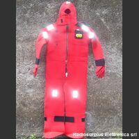  Immersion Suit model I590 Immersion Suit      model I590    Tuta per immersione e sopravvivenza in acque fredde. Militaria