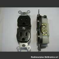 WC596/12-4 Presa Americana da Incasso  doppia 15A          120-277Volt Connettori