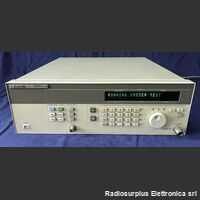 HP 83711B Synthesized CW Generator HP 83711B Strumenti