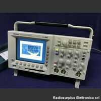  TEKTRONIX TDS 3012B Two Channel Color Digital Phosphor Oscilloscope  TEKTRONIX TDS 3012B Strumenti
