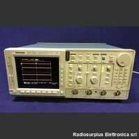  TEKTRONIX TDS 754C Color Four Channell Digitizing Oscilloscope  TEKTRONIX TDS 754C Strumenti
