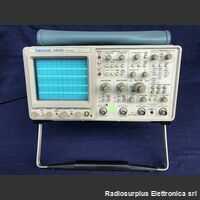 Oscilloscope TEKTRONIX 2465B  Oscilloscope  TEKTRONIX 2465B Strumenti