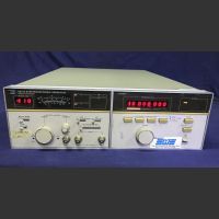 HP 8672A Synthesized Signal Generator HP 8672A Strumenti