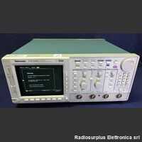 TDS 540D Digital Phosphor Oscilloscope TEKTRONIX TDS 540D Strumenti