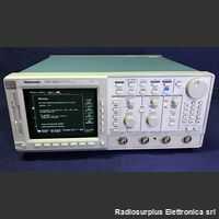 TDS 640A Four Channel Digitizing Oscilloscope TEKTRONIX TDS 640A Strumenti