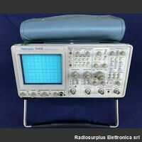 TEKTRONIX 2445B Oscilloscope TEKTRONIX 2445B Strumenti