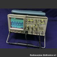 TEKTRONIX 2445A Oscilloscope  TEKTRONIX 2445A  Oscilloscopio analogico 150 Mhz 4 canali  Strumenti