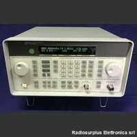HP 8648A HP 8648A  Generatore di segnali AM-FM-PM Strumenti