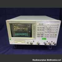 AGILENT 4396B Network/Spectrum/Impedance Analyzer AGILENT 4396B Analizzatore di spettro rete e impedenza in unico strumento. Strumenti