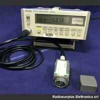 ML 9001A Optical Power Meter  ANRITSU ML 9001A  Completo di Power Sensor MA 9711A Strumenti